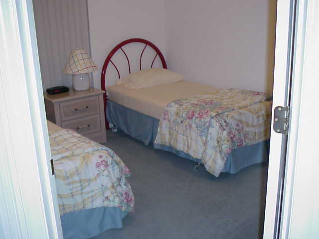 Sunkiss Villas twin bedroom